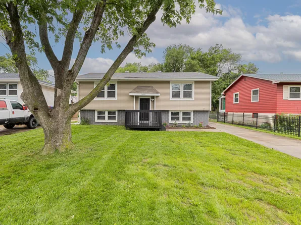 3602 Twin City Dr, Council Bluffs, IA 51501