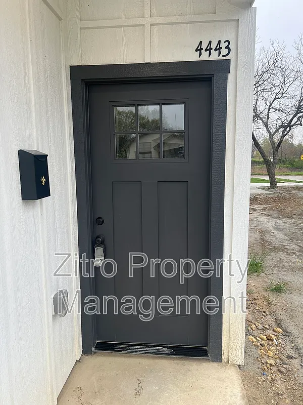 3 bed, 2.0 bath, 1600 sqft, $2,000 — Photo 2