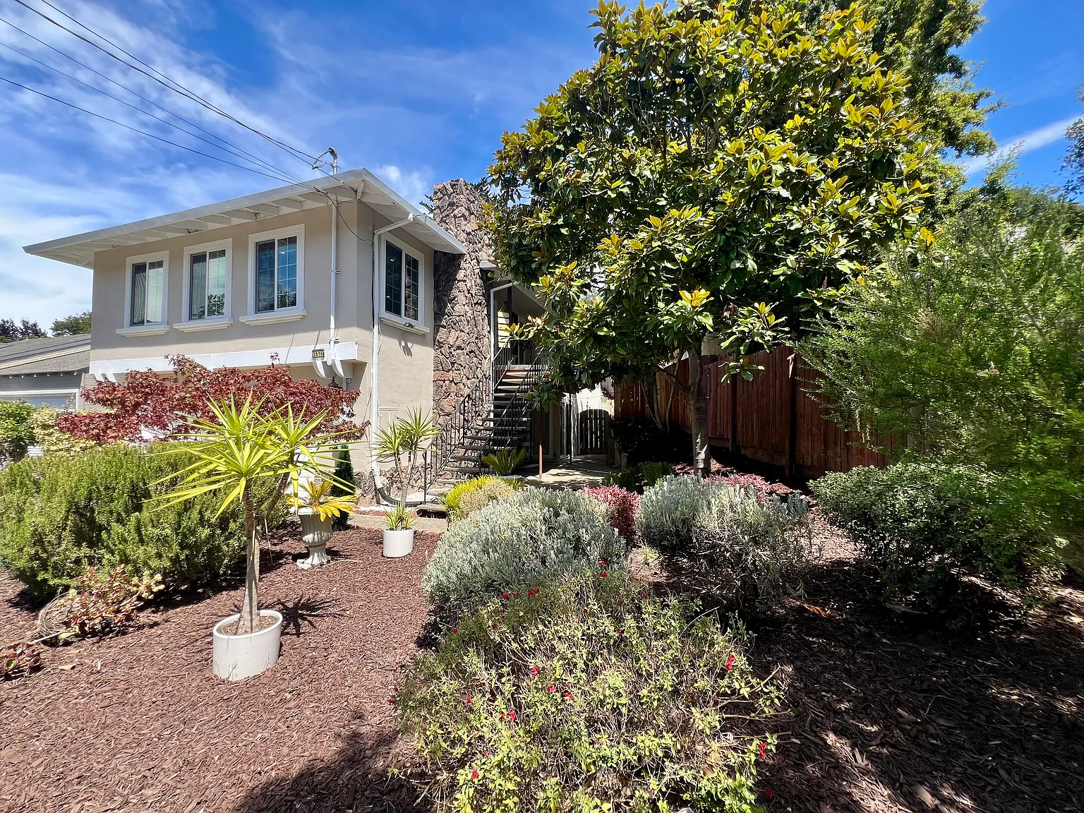 3 bed, 2020 sqft, $7,500 — Photo 3