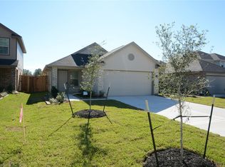 1319 Winding Willow Dr, Pinehurst, TX 77362