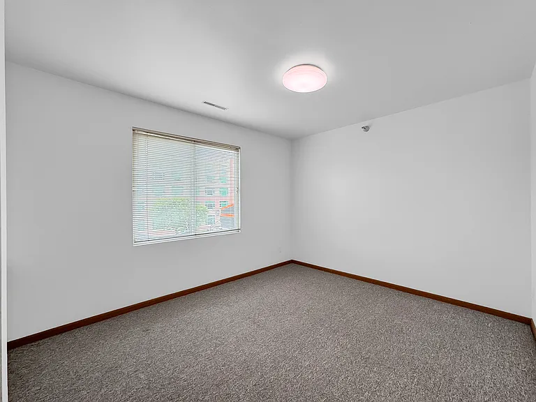 212 Hayward Ave #301 — Photo 8