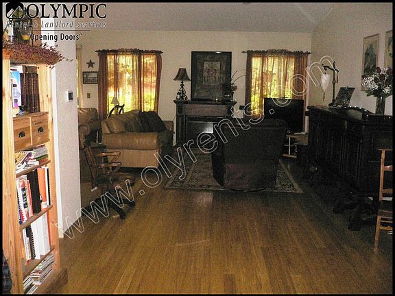 5th image of 4940 Delores Dr NE