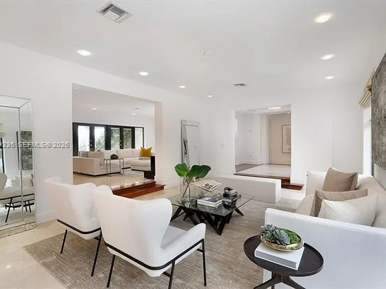 3425 Alhambra Cir — Photo 14