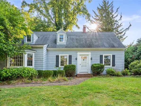 1921 Calkins Rd, Pittsford, NY 14534