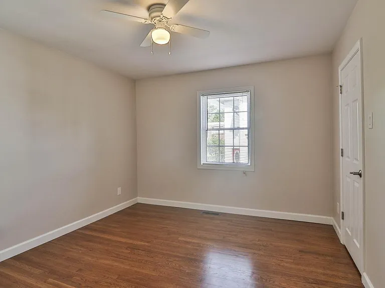 2831 Laclede Station Rd — Photo 14