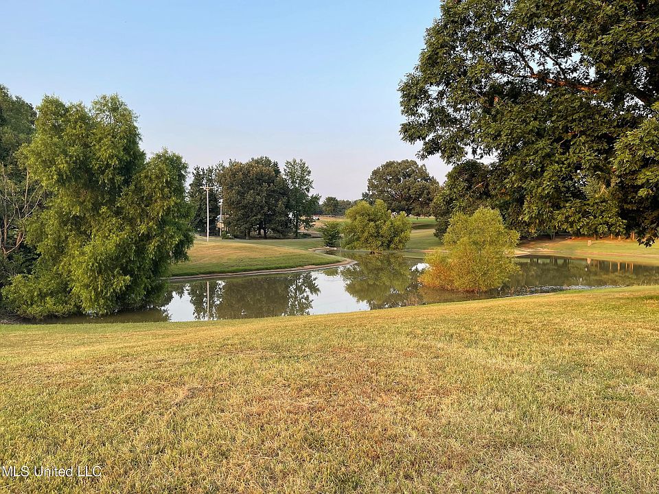 1st image of 6 Autumn Oaks Dr #6