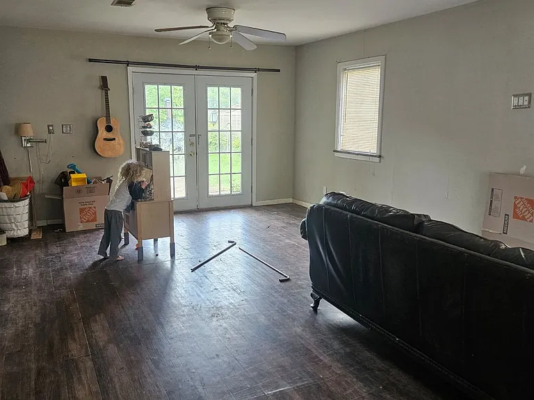 1105 Sycamore St — Photo 2