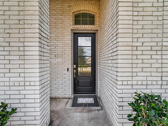 5th image of 3631 Springview Dr
