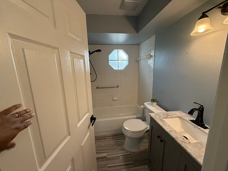 2700 Alicia Ln — Photo 8