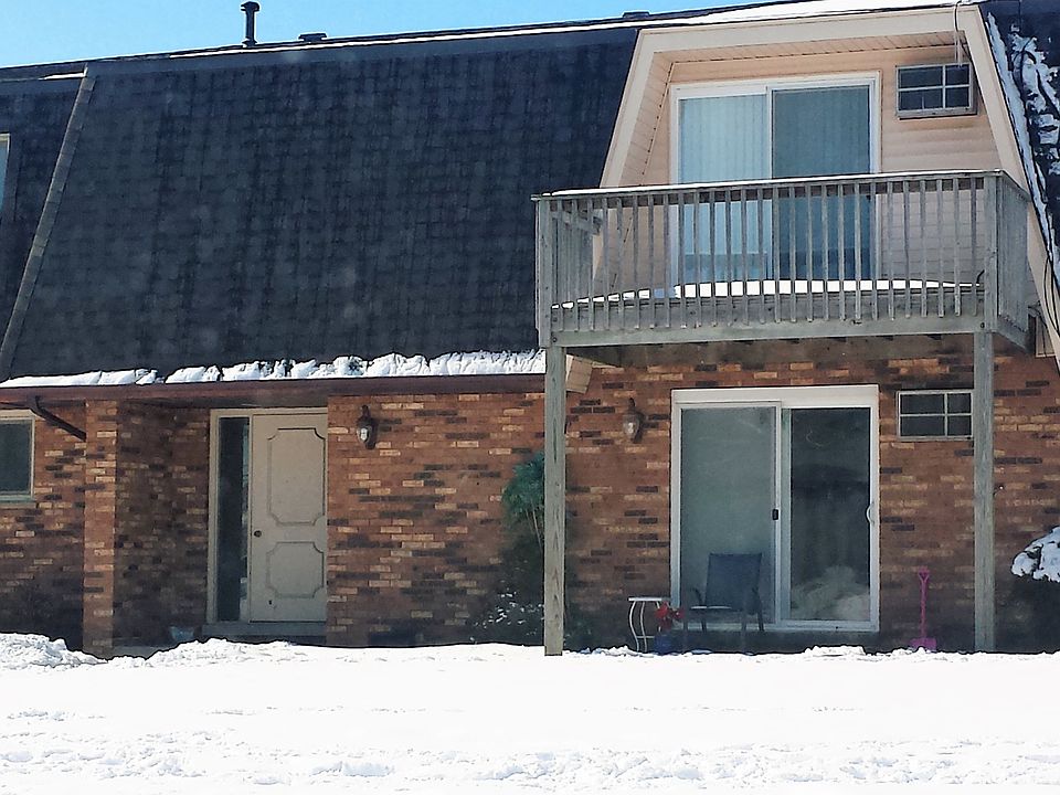 1st image of 205 Woodrow St APT 1E
