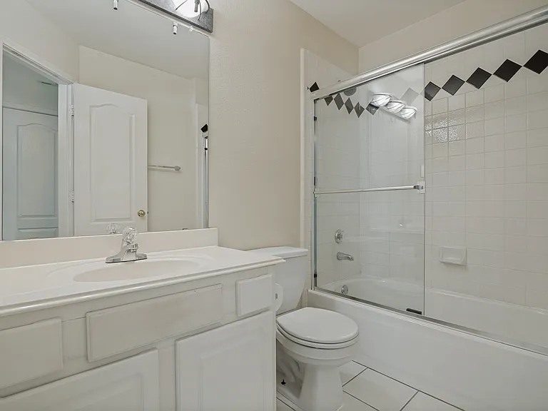 308 Sycamore Dr — Photo 20