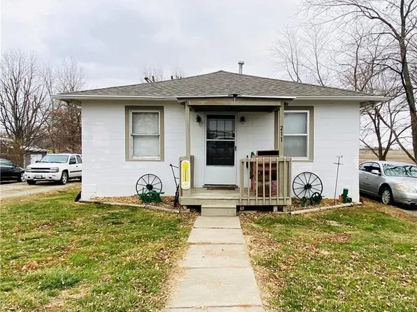 211 S Elm St, Concordia, MO 64020