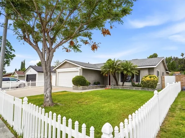 27465 Cherry Creek Dr, Santa Clarita, CA 91354