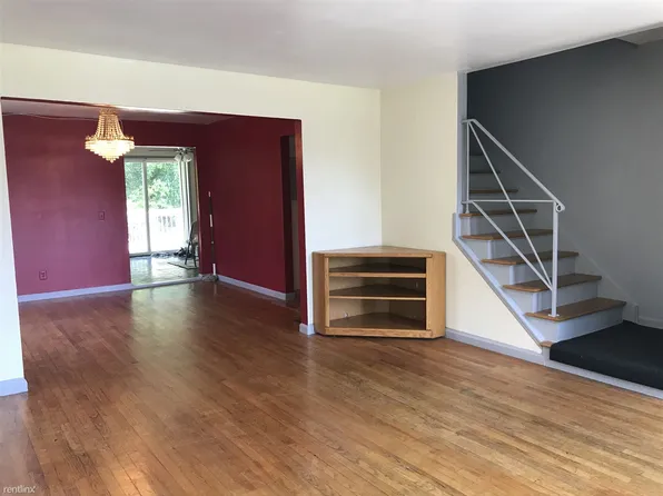 70 Chatsworth Pl, New Rochelle, NY 10801