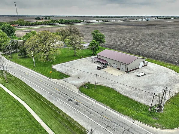 300 S Jackson St, Cerro Gordo, IL 61818