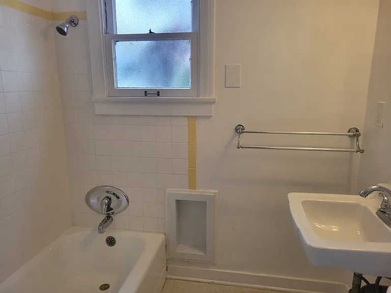 843 E Calaveras St — Photo 11