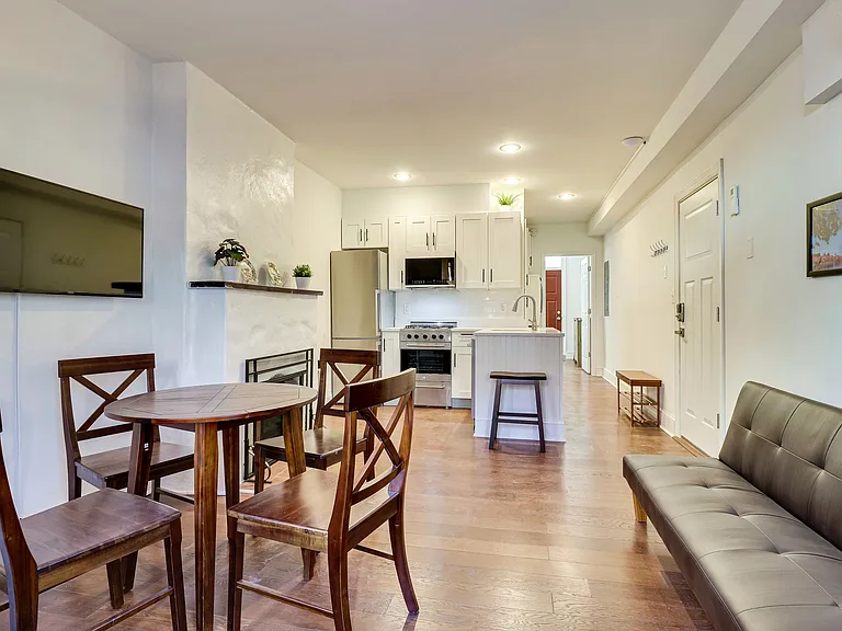 409 Constitution Ave NE #6 — Photo 9