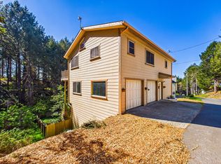 950 Spring Rd, Whitethorn, CA 95589