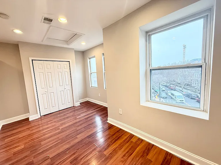543 Florida Ave NW — Photo 13