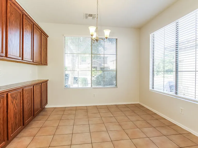 15248 W Port Royale Ln — Photo 6