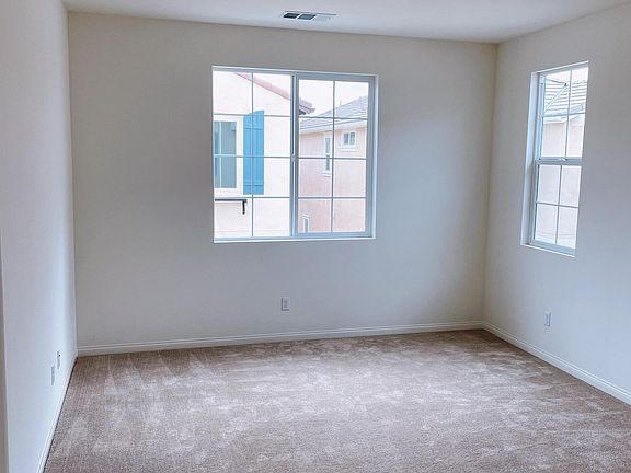 4th image of 5594 Seville Dr