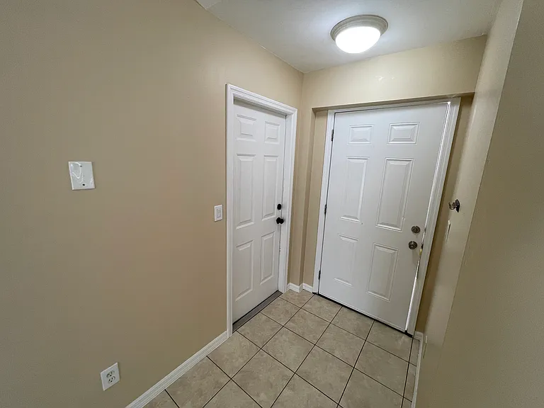 8259 Caloosa Rd — Photo 17