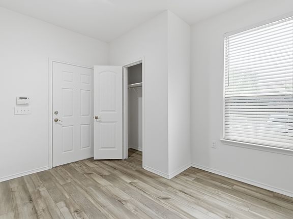 2nd image of 11200 Drumellan St