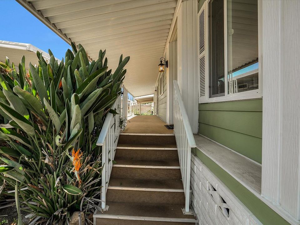 1st image of 135 Vinewood Ln #135