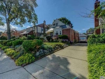 73-40 185th St, Fresh Meadows, NY, 11366