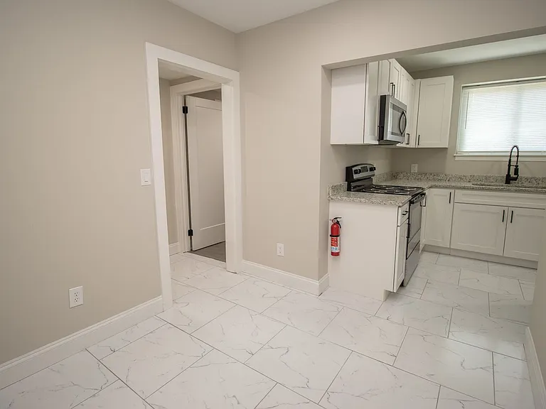 1840 Hampton Street — Photo 34