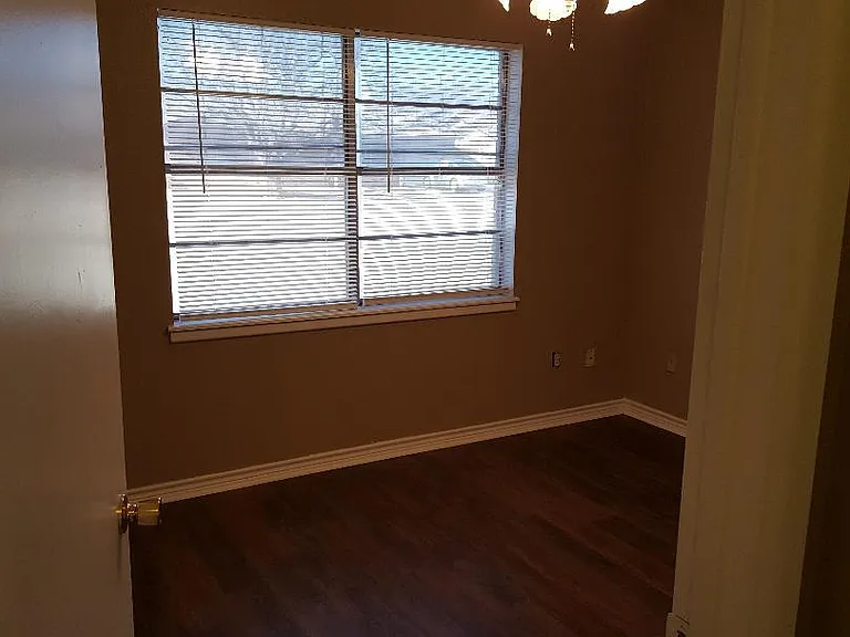 610 N Durant Ave — Photo 6