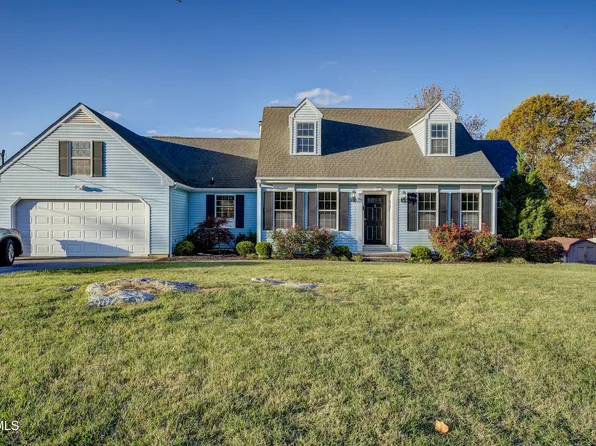 1425 Woodmont Dr, Johnson City, TN 37601