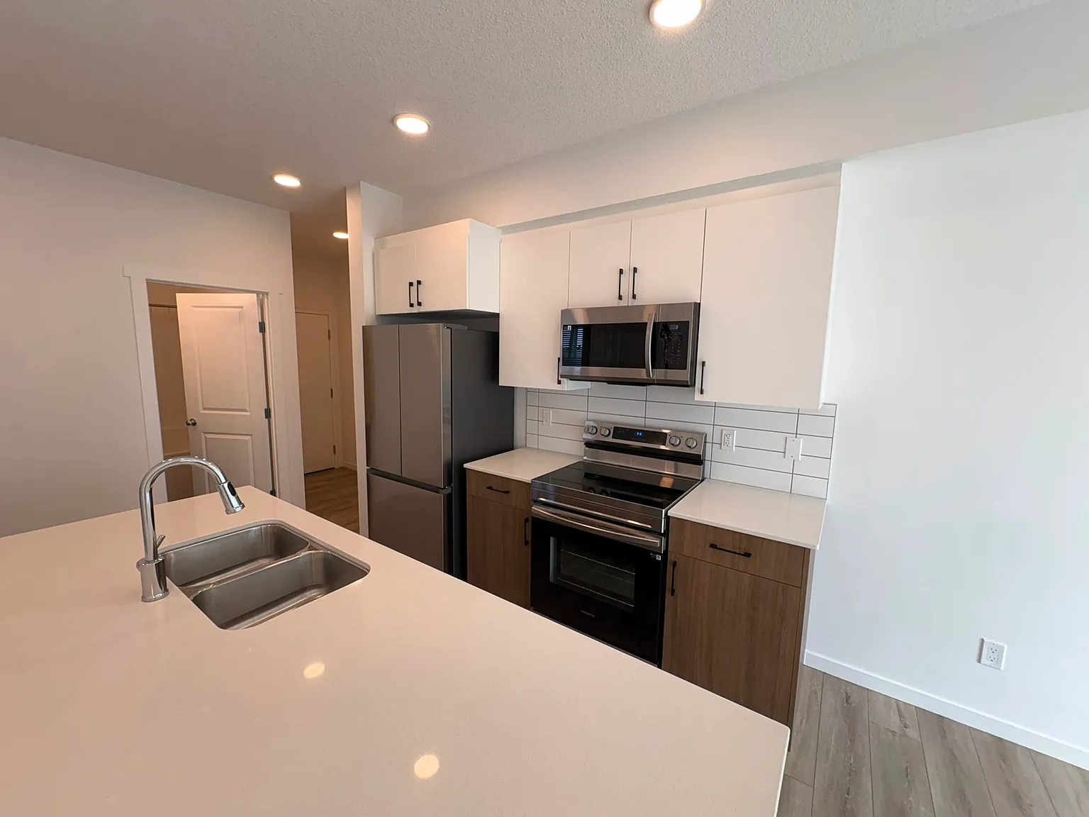 SF283 - 2 Bed 2 Bath Condo in Secord, West Edmonton — Photo 3