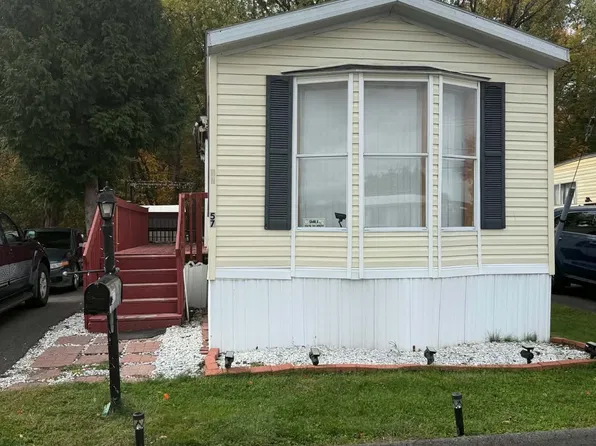 57 Rivermead Boulevard, East Hartford, CT 06118