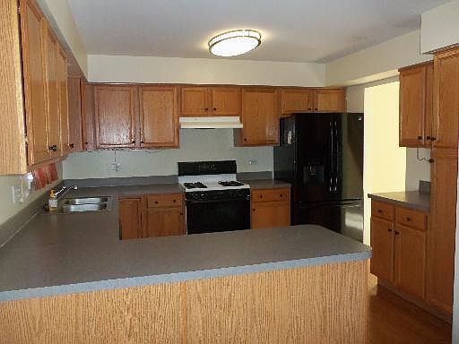 4th image of 2810 Yosemite Dr