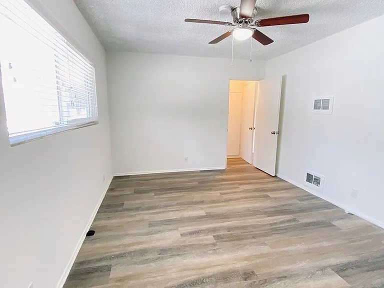 15114 Dickens St. — Photo 13