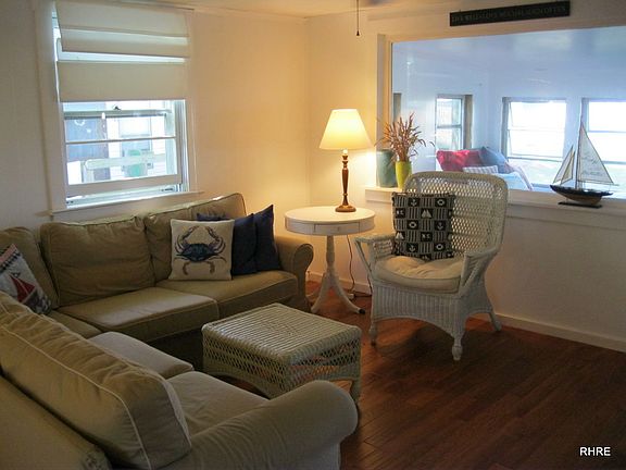 4th image of 20705 Bayside Ave