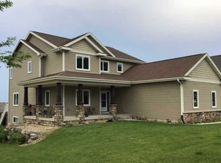 812 Sunset Dr, Lodi, WI 53555