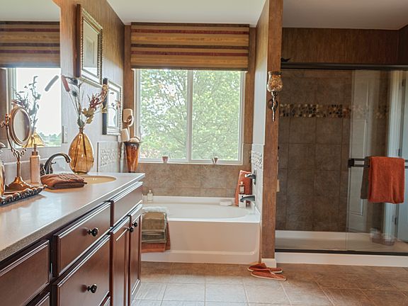4th image of 15037 Stable Wood Dr