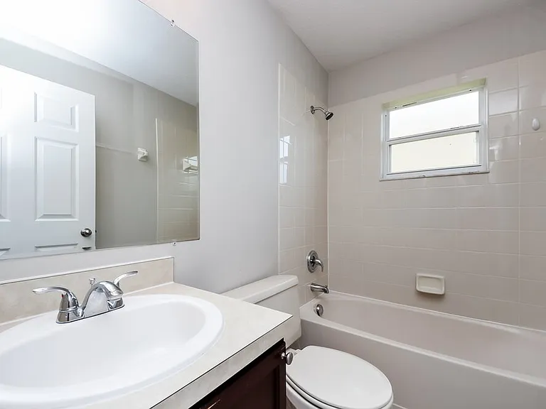 458 Tamarind Parke Ln — Photo 14