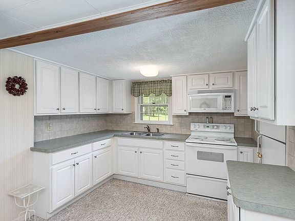 4th image of 1418 Waldo Ct