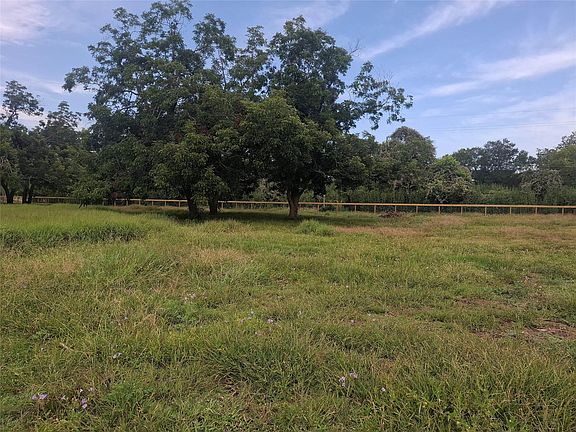 5th image of 315 Pony Ln
