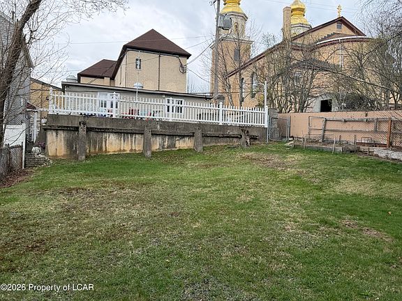 4th image of 640 Ridge St