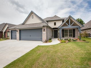 2216 S 15th St, Broken Arrow, OK 74012