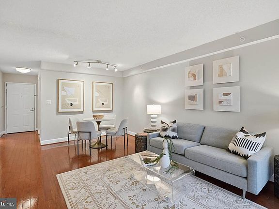4th image of 3401 38th St NW APT 314