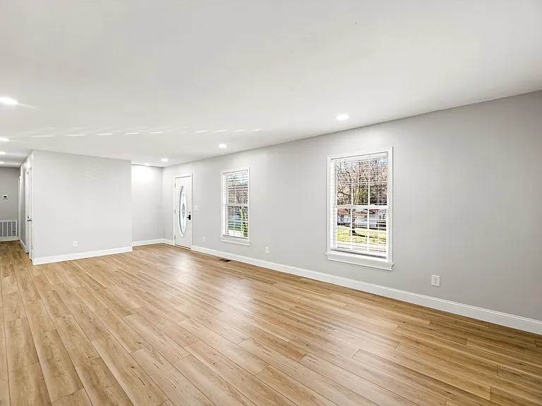 5204 Evelyn Dr — Photo 14