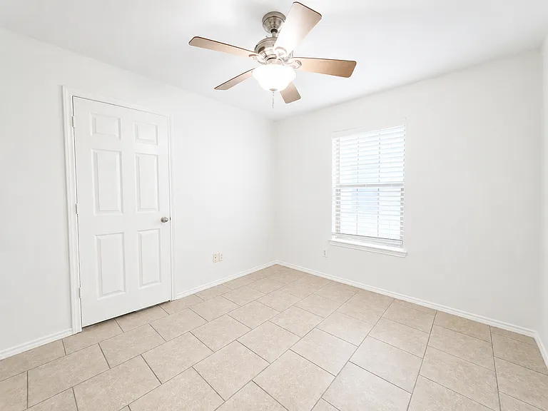 1523 Oasis Dr #1 — Photo 8