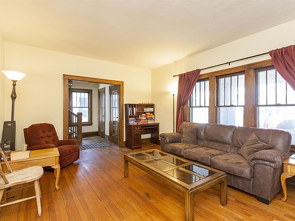 3rd image of 537 River Ave