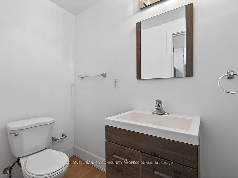 433 Barton St E #202 — Photo 31