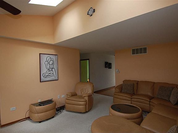 5th image of 1986 Gary Ct Unit B